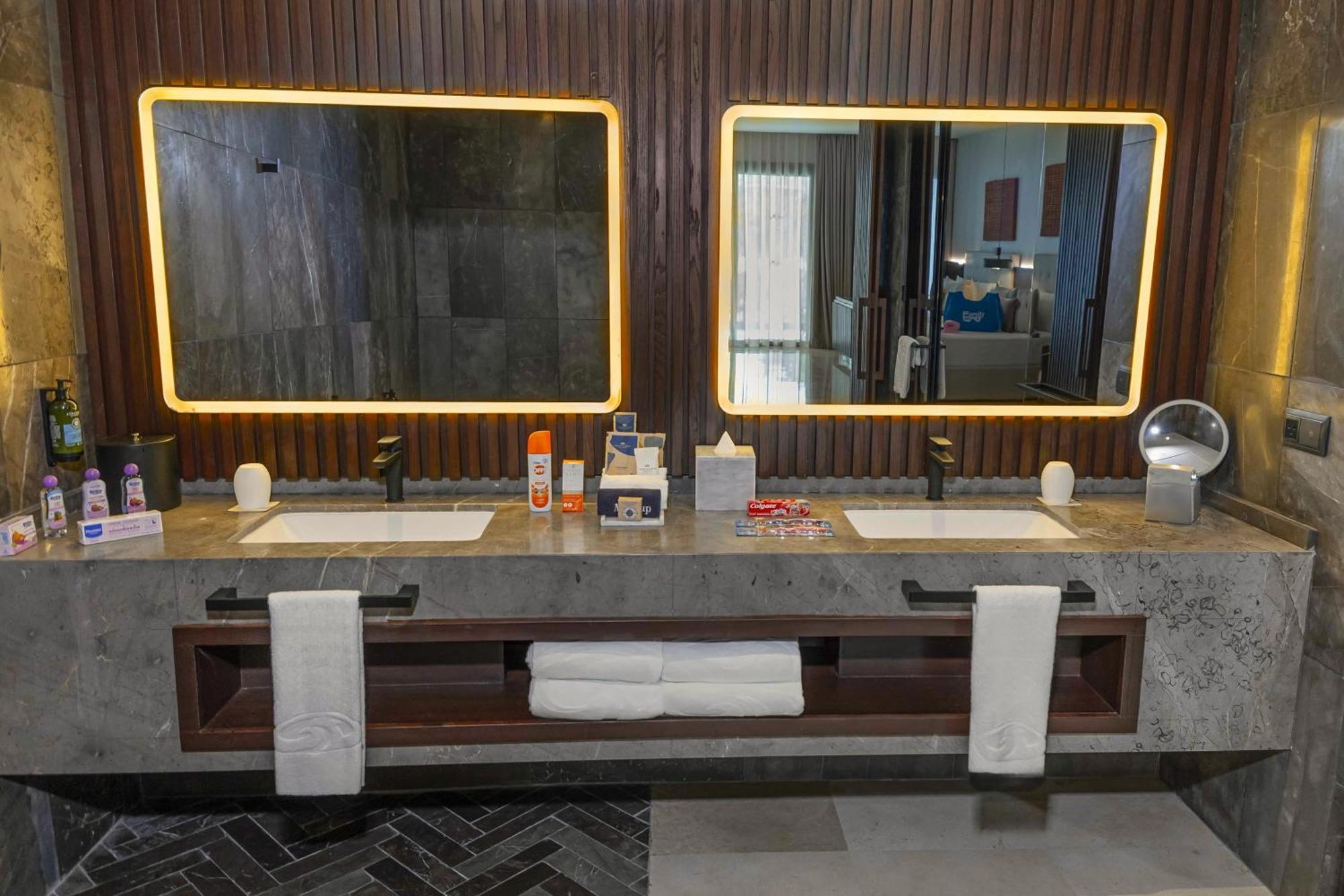 Family Selection Suite Beachside